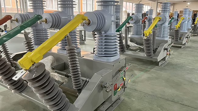 Vacuum Circuit Breaker in Substation: Difference Between ACB and VCB